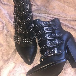 Steve Madden Comet boots
